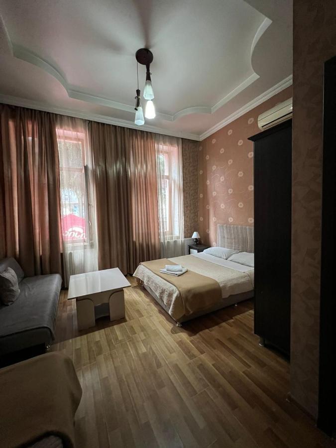 Hotel Albatros Batumi Exterior foto